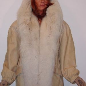 DISTRESSED LEATHER WITH FOX TRIM COAT